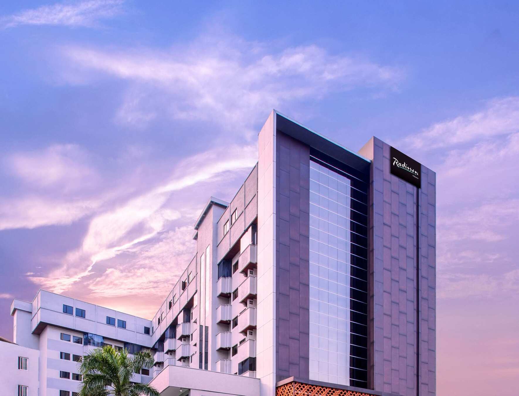 Aiho Hotel Medan Kültér fotó